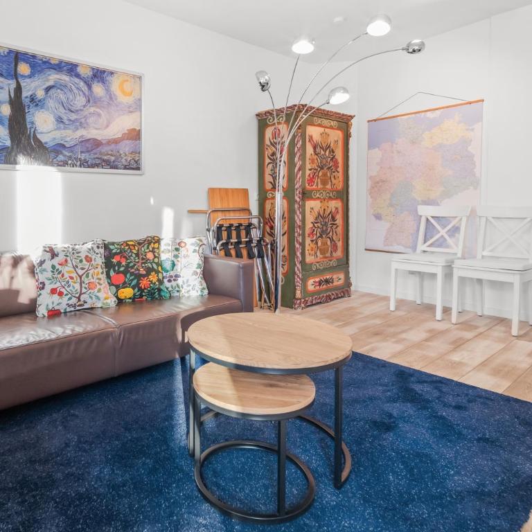 8 min per U-Bahn zum Marienplatz - 120 qm Schwabing - 3 SZ - 2 Bäder - 9 Personen - Three-Bedroom Apartment - 10