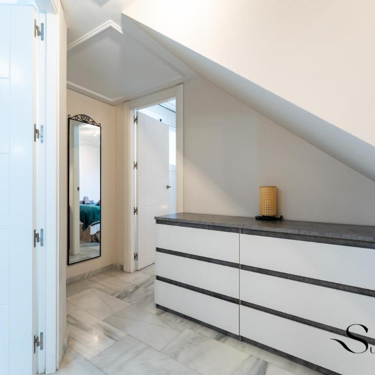 Cozy 2 Bedroom Duplex, Parking, Terrace, Office, Pool! - Apartamento de 2 dormitorios con balcón y vistas al mar - 9