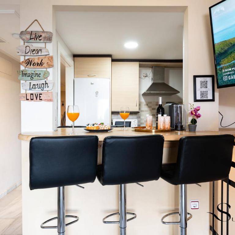 Cozy 2 Bedroom Duplex, Parking, Terrace, Office, Pool! - Apartamento de 2 dormitorios con balcón y vistas al mar - 5