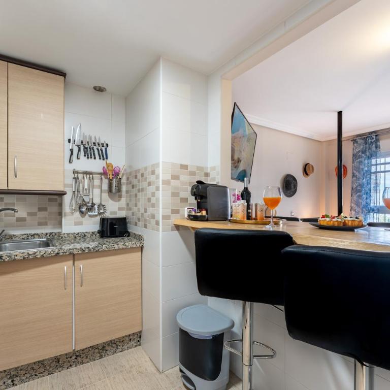 Cozy 2 Bedroom Duplex, Parking, Terrace, Office, Pool! - Apartamento de 2 dormitorios con balcón y vistas al mar - 12