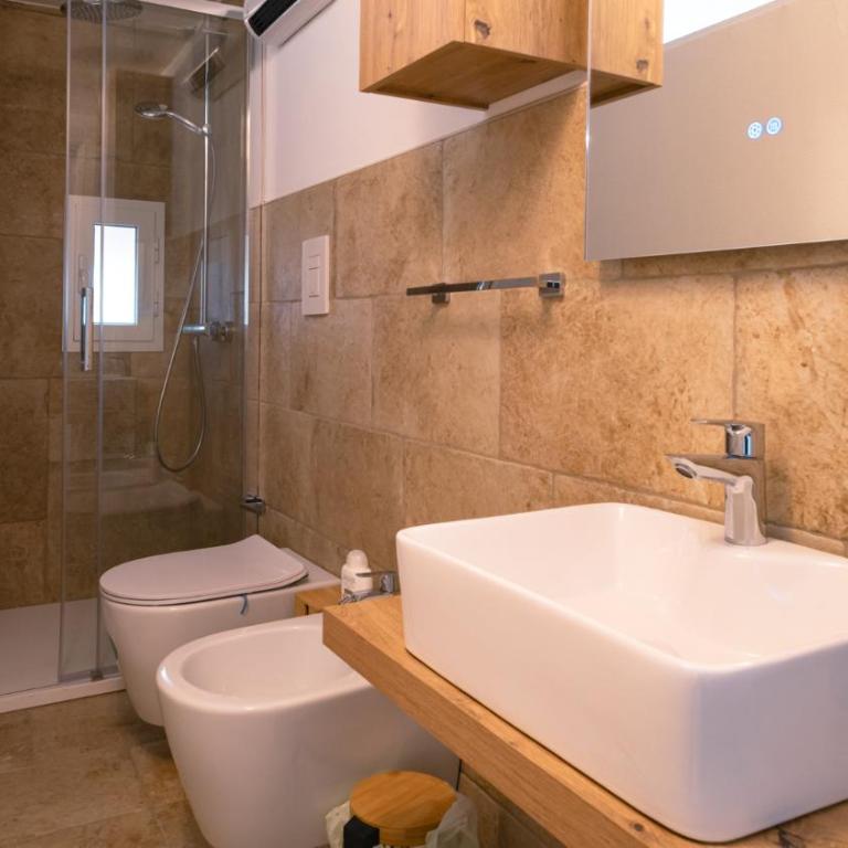 Casa Sinatra by Rentbeat - One-Bedroom Apartment - 32