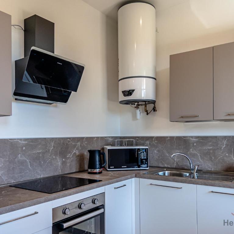 Private Garden - Beaches 900m - WiFi - SmartTV - Apartamento de 2 dormitorios con vistas al jardín - 12