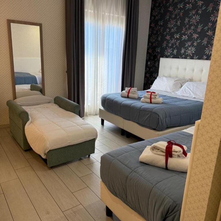 Castrichella Smart Boutique Hotel Rome Airport - Camera Tripla Deluxe - 7