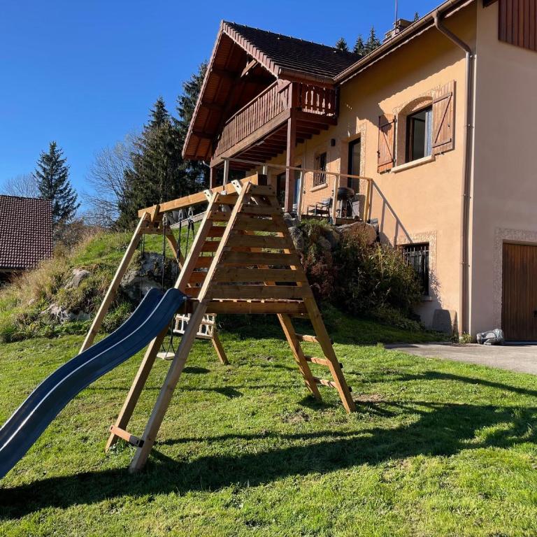 La Gouleote Spacieuse maison type chalet avec jacuzzi, sauna, pétanque - Chalet - 27