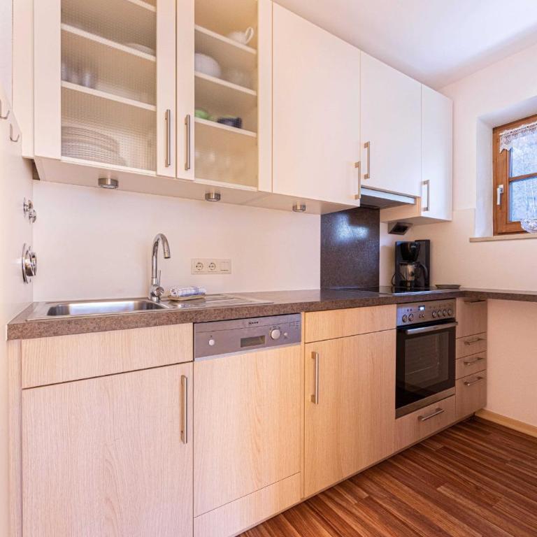Ferienwohnung Waldblick - freundlich eingerichtete Ferienwohnung - Apartment mit Terrasse - 4