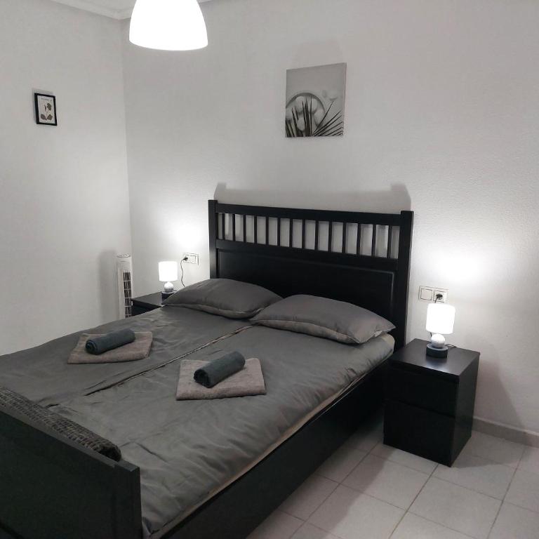 2-bedroom apartment - close to beaches and center - Two-Bedroom Apartment - 7