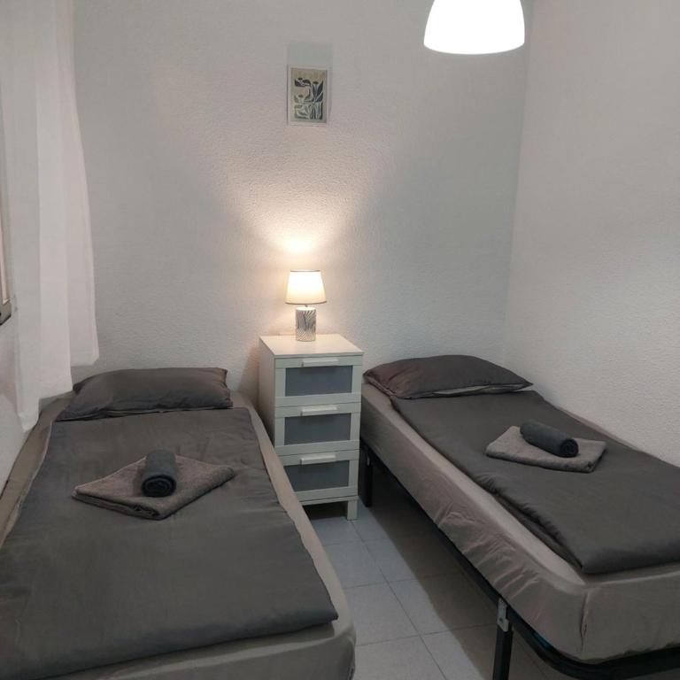 2-bedroom apartment - close to beaches and center - Two-Bedroom Apartment - 9