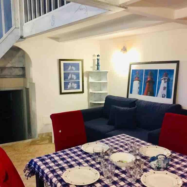 Old Town, 2 bedrooms, 1 living room, mezzanine with bed - Three-Bedroom Apartment - 4
