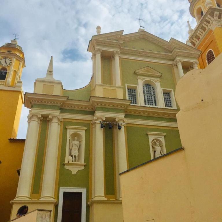 Old Town, 2 bedrooms, 1 living room, mezzanine with bed - Three-Bedroom Apartment - 5