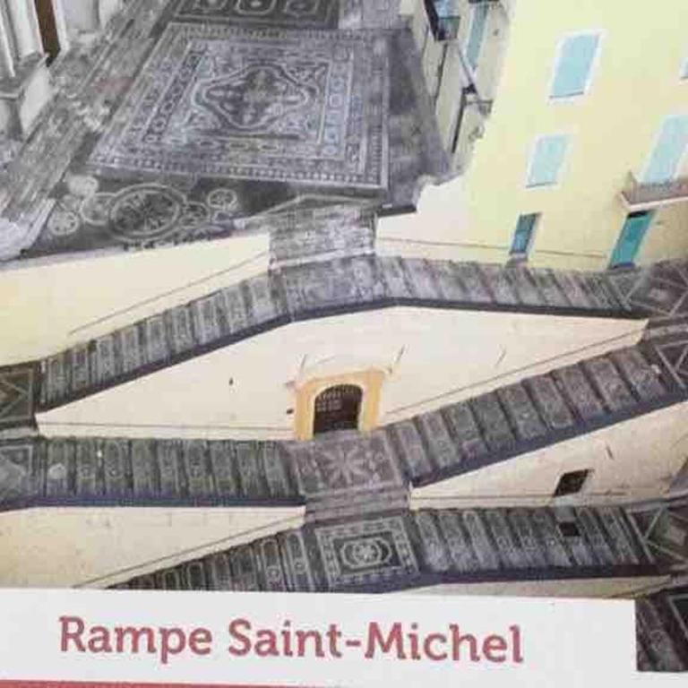 Old Town, 2 bedrooms, 1 living room, mezzanine with bed - Three-Bedroom Apartment - 9