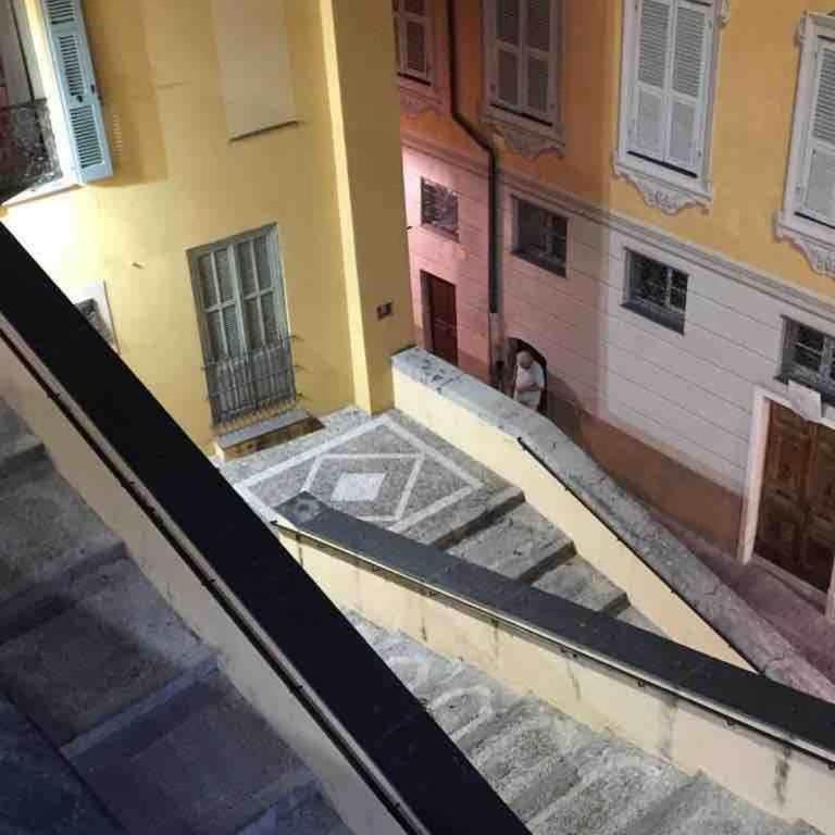 Old Town, 2 bedrooms, 1 living room, mezzanine with bed - Three-Bedroom Apartment - 12