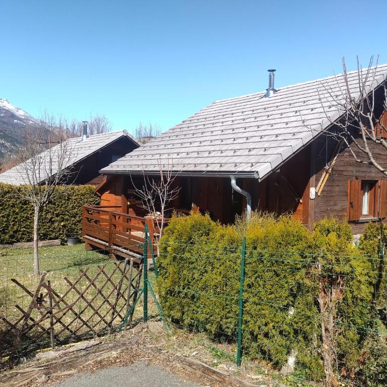 CHALET MONTAGNE CLASSÉ 3 ETOILES ALPES QUEYRAs - Chalet 2 Chambres - 7