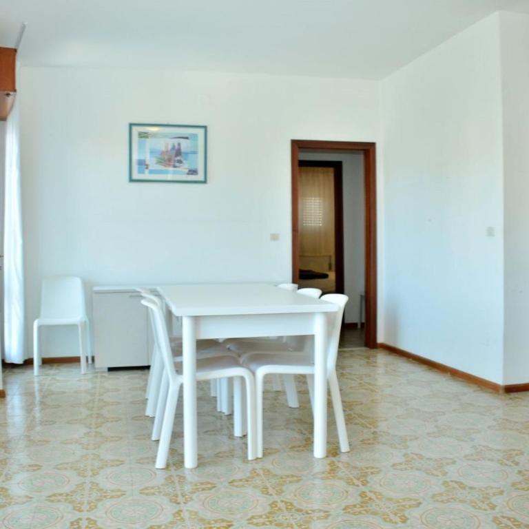 Comfy flat for six guests in Bibione-Beahost - Appartamento - 6
