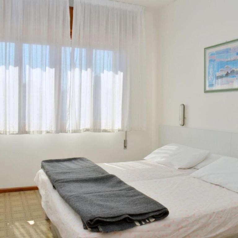 Comfy flat for six guests in Bibione-Beahost - Appartamento - 4