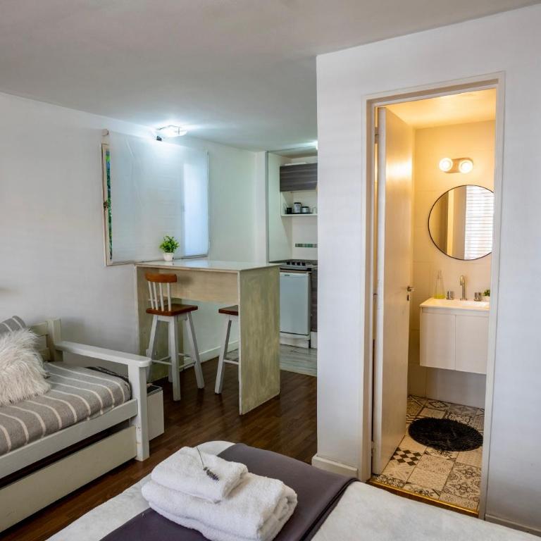 Céntrico y Tranquilo Monoambiente a Pasos de Todo - Apartamento de 1 dormitorio - 7