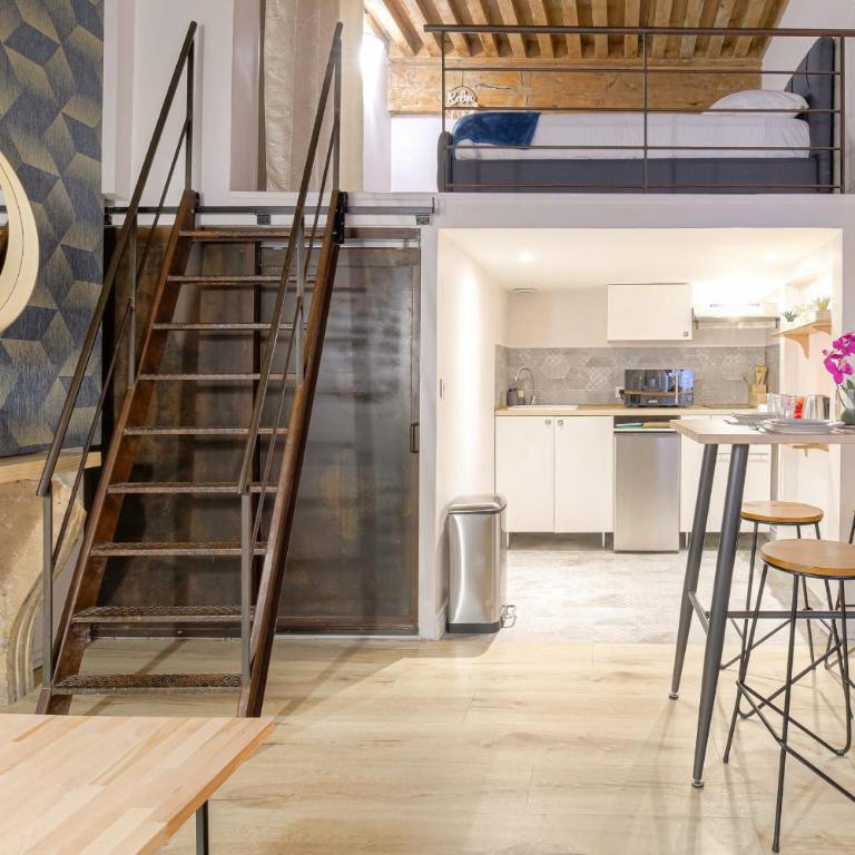 Caractère et Raffiné en hypercentre - Appartement - 13