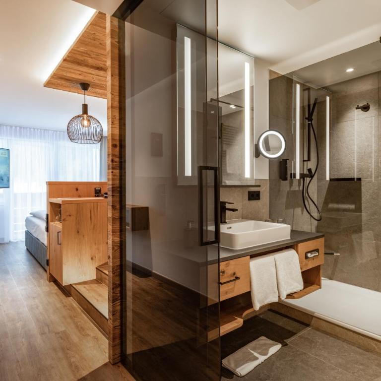 Alm- & Wellnesshotel Alpenhof - Deluxe Doppelzimmer - 4
