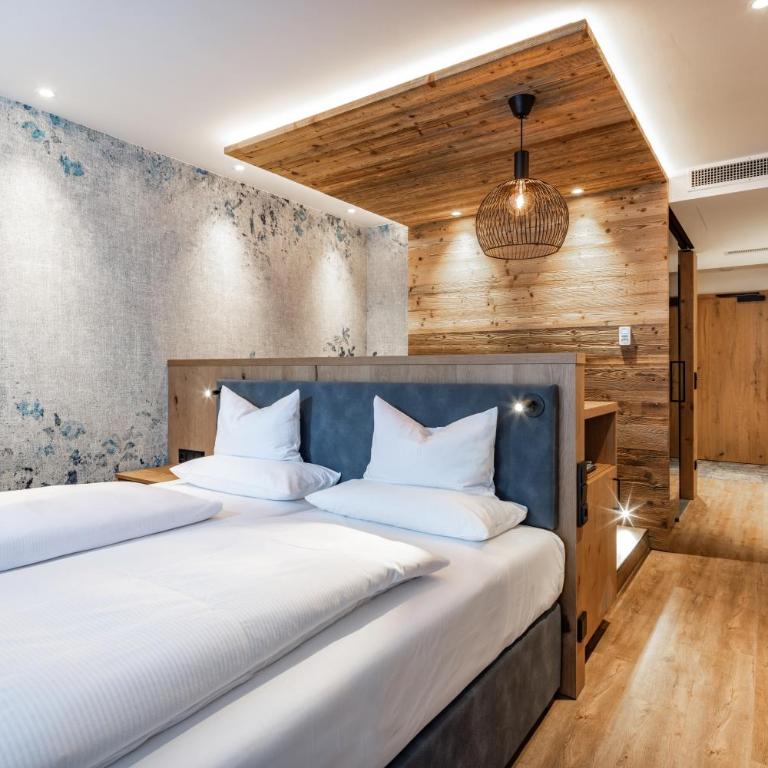 Alm- & Wellnesshotel Alpenhof - Deluxe Doppelzimmer - 3