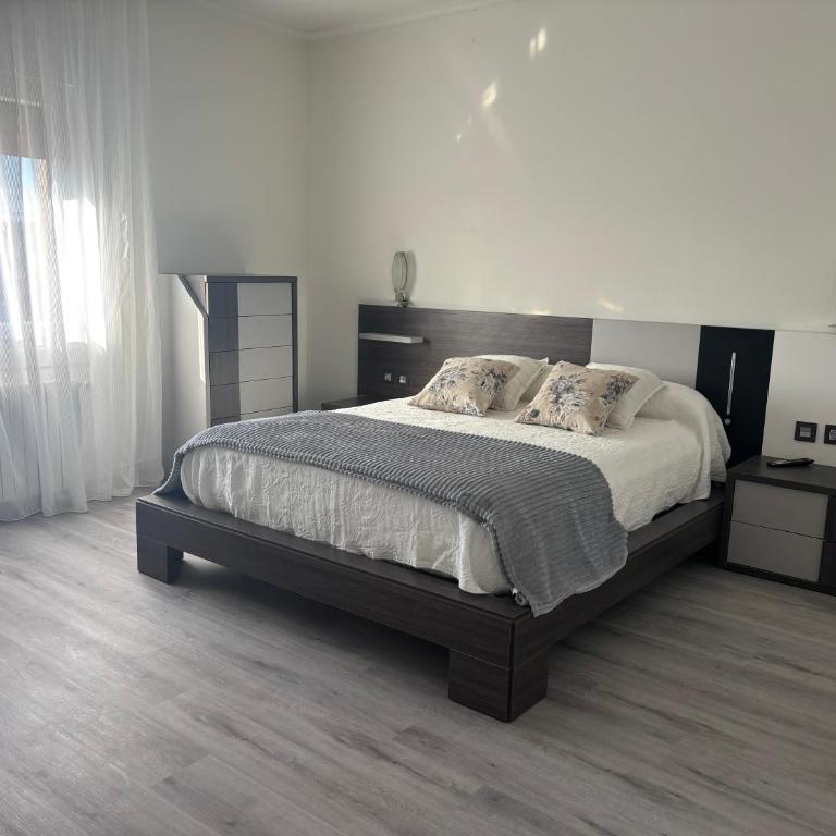 Apartamento A Fontiña - Three-Bedroom Apartment - 19