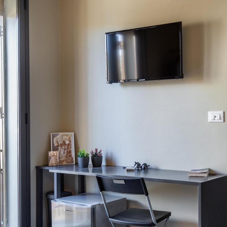 Dea's Rooms - Camera Matrimoniale con Balcone - 5