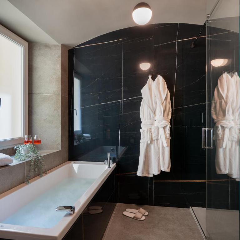 Arts & Crafts Luxury Suites - Camera Deluxe - 2
