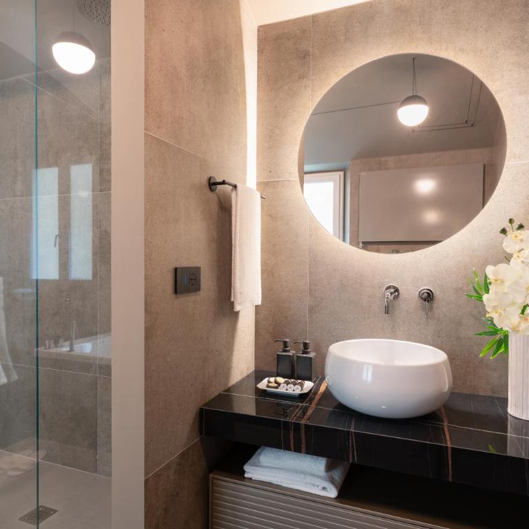 Arts & Crafts Luxury Suites - Camera Deluxe - 1