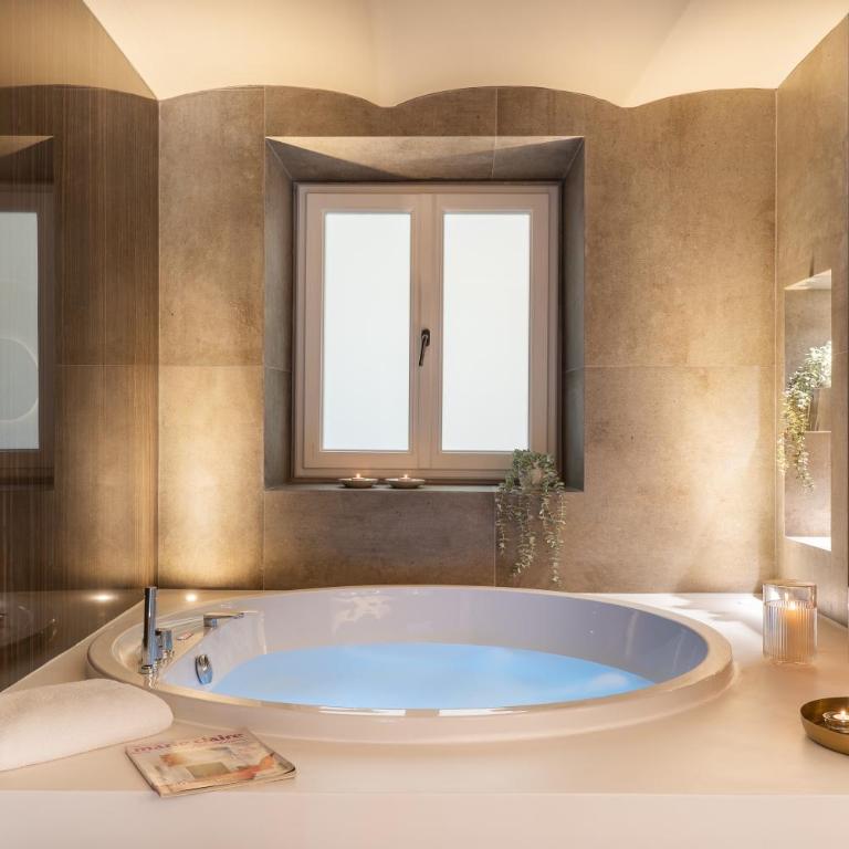 Arts & Crafts Luxury Suites - Camera Queen con Vasca Idromassaggio - 1