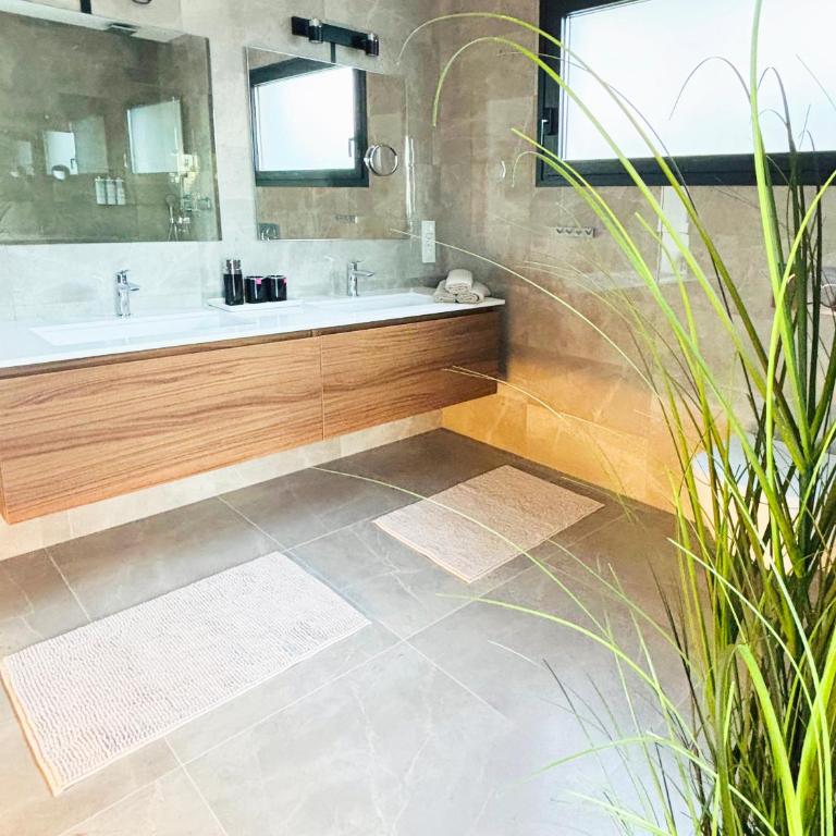 Candado Golf and heated Pool by MalagadeVacaciones - Villa - 80