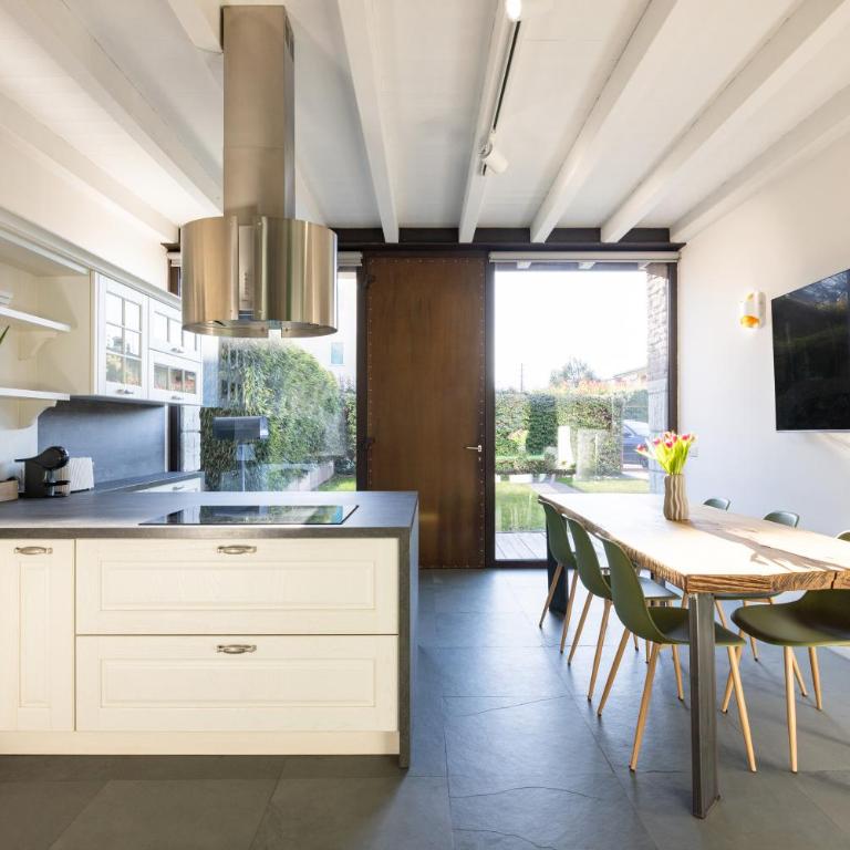 Industrial Loft - Garage-Netflix-wifi - Three-Bedroom Apartment - 23