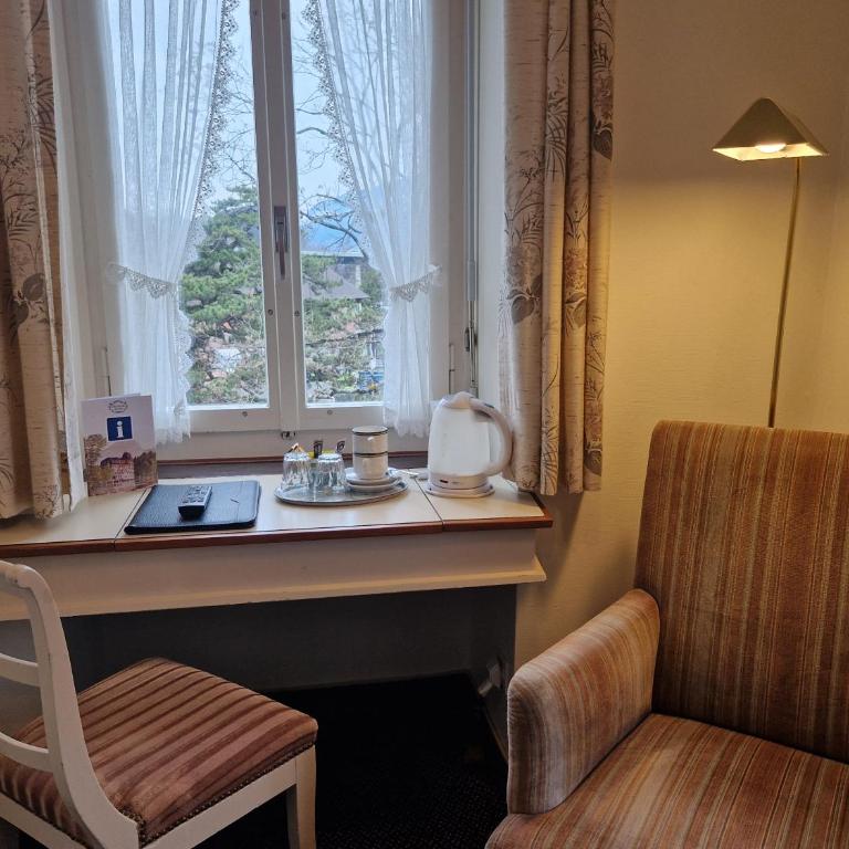 Hotel Du Lac - South Facing Classic Double Room - 9