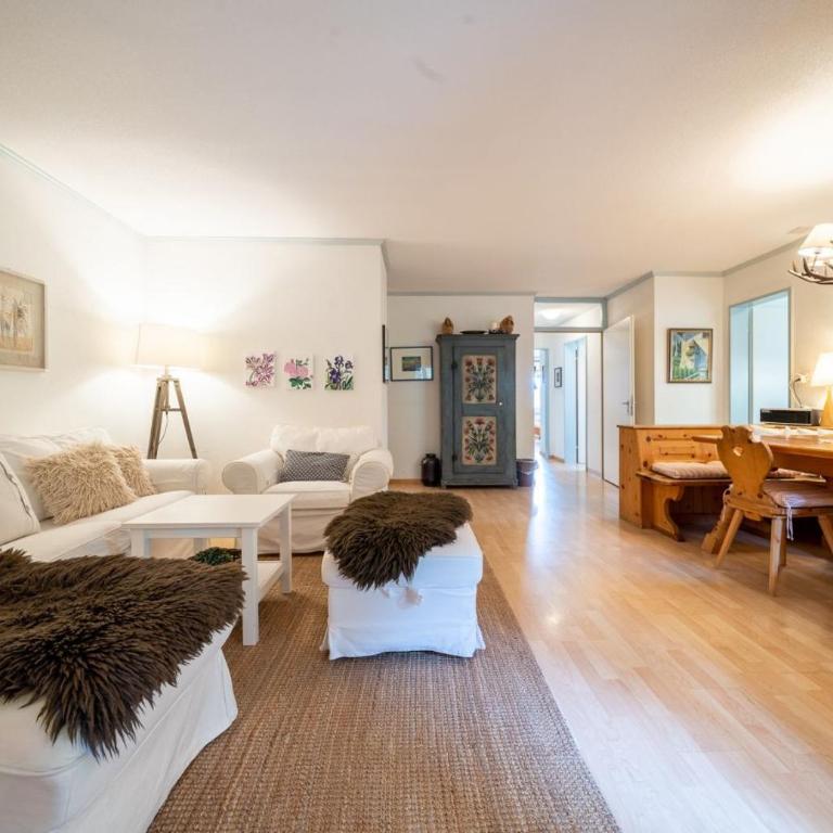 Chasa Valluns 5302 - WG - Apartment mit Aussicht und Balkon - 5