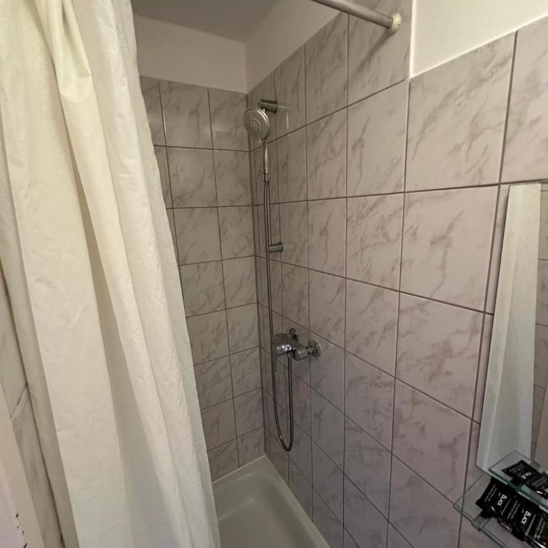2-Rent Group Hostel Apartments HAN53 - Doppelzimmer - 3