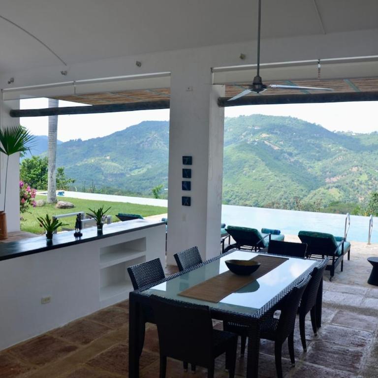 Villa en Club Campestre Mesa de Yeguas - Four-Bedroom Villa - 3