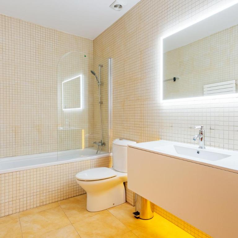 Quiet, vibrant 2 bedroom in pedestrian Eixample - Apartment - 25