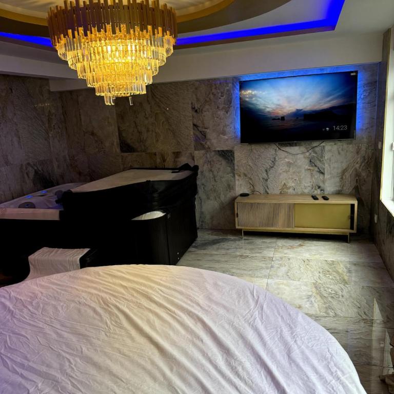 Golden house 2 - Jacuzzi - One-Bedroom Apartment - 2