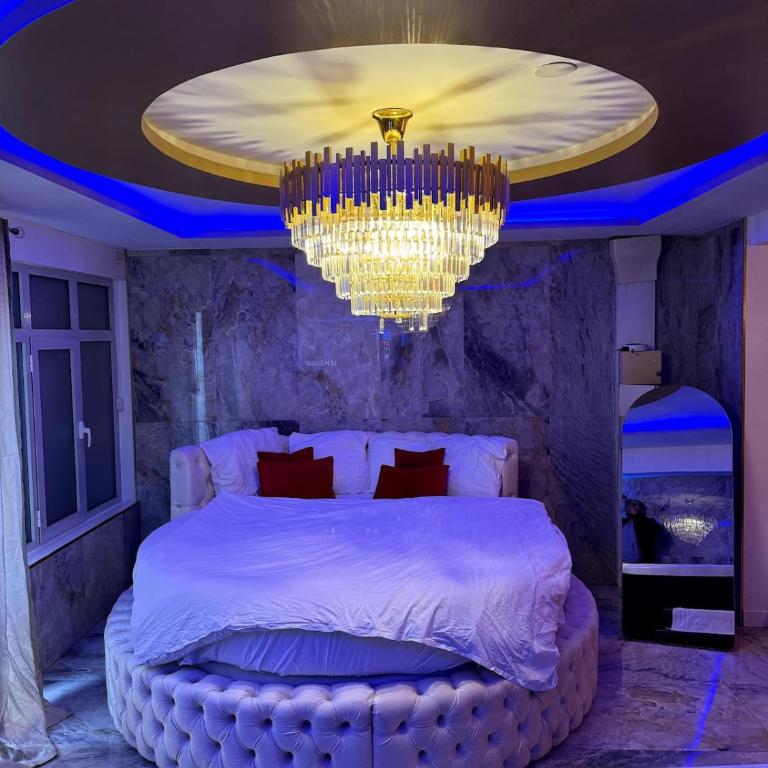 Golden house 2 - Jacuzzi - One-Bedroom Apartment - 3