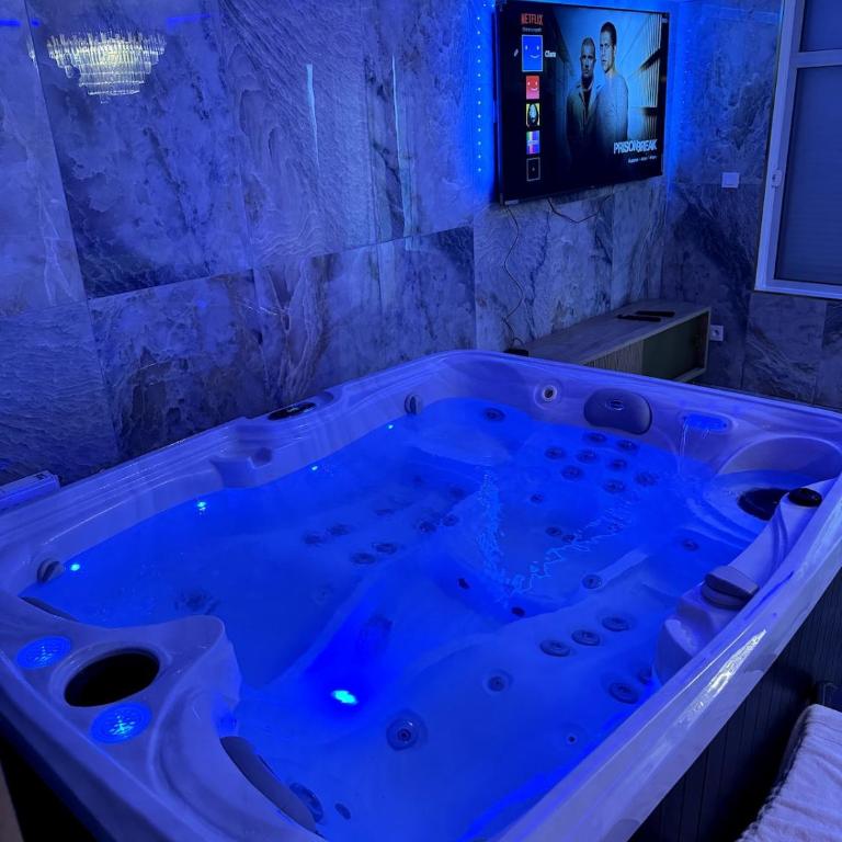 Golden house 2 - Jacuzzi - One-Bedroom Apartment - 6