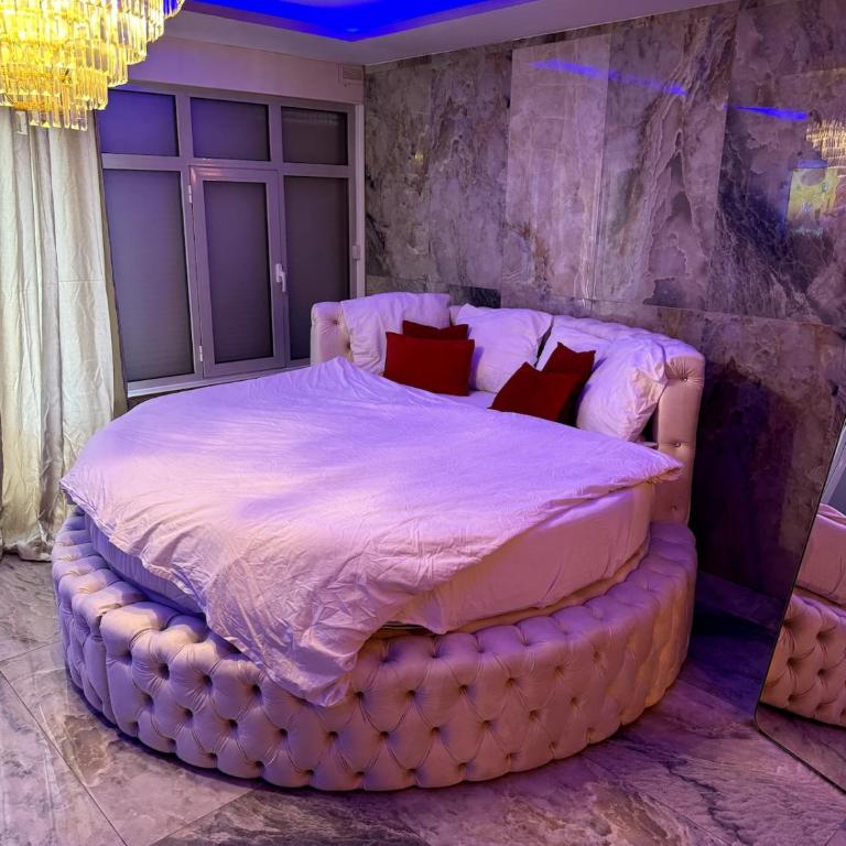 Golden house 2 - Jacuzzi - One-Bedroom Apartment - 8
