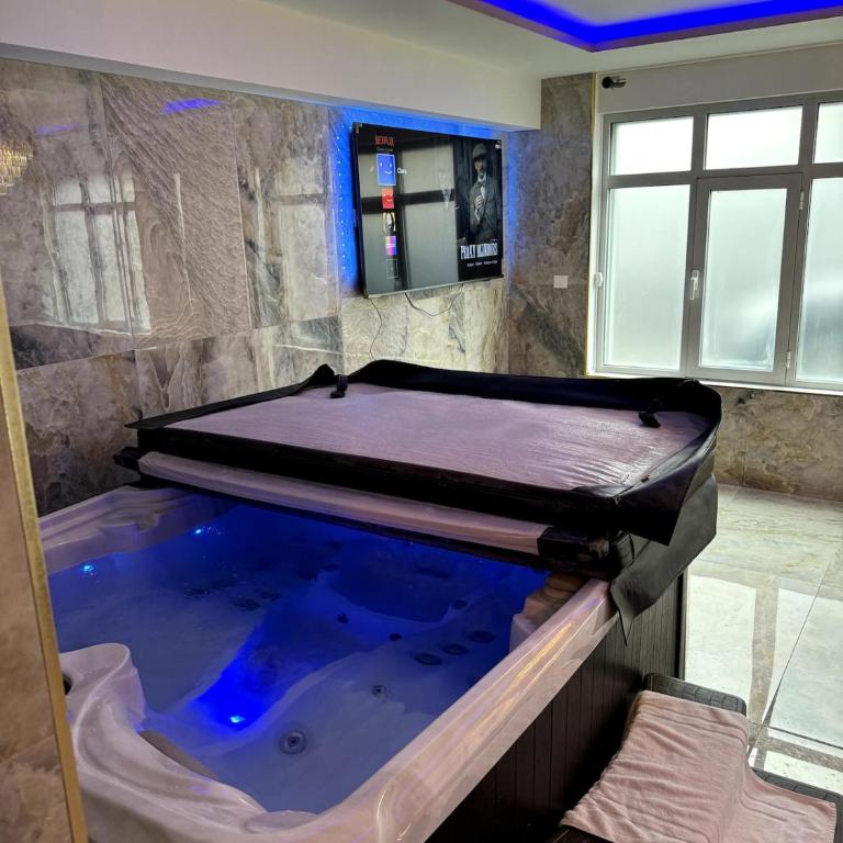 Golden house 2 - Jacuzzi - One-Bedroom Apartment - 13