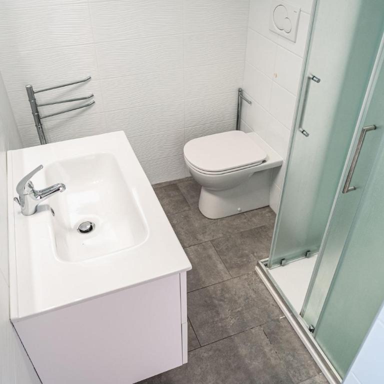 Enjoy the sea view from our spacious balcony - Appartamento - 6