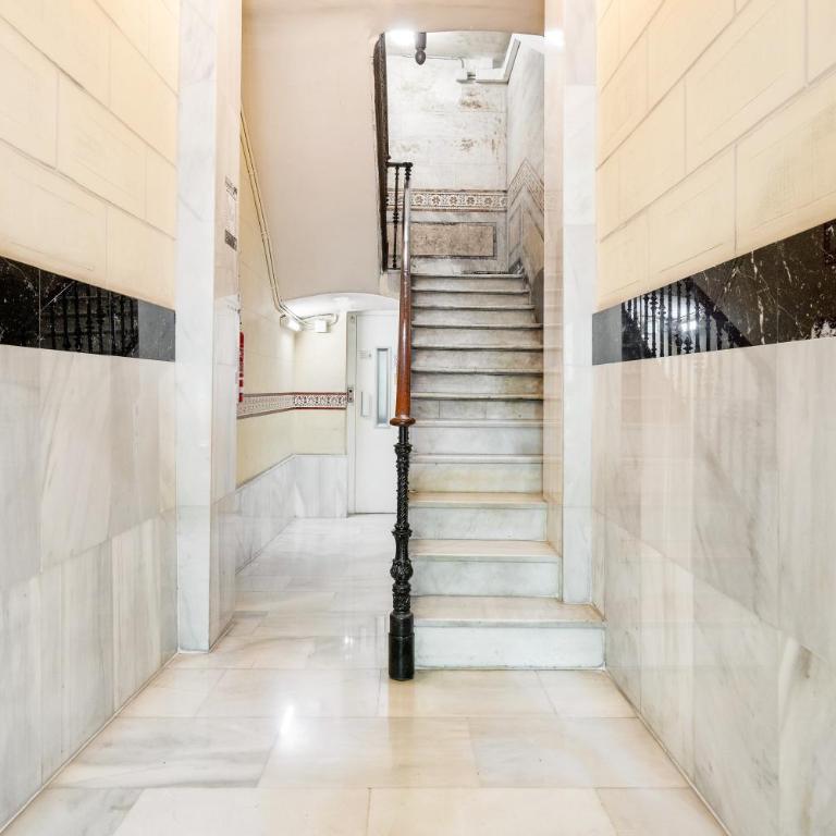 5BR for 7 Elevator Walk to Sant Antoni - Apartment - 39