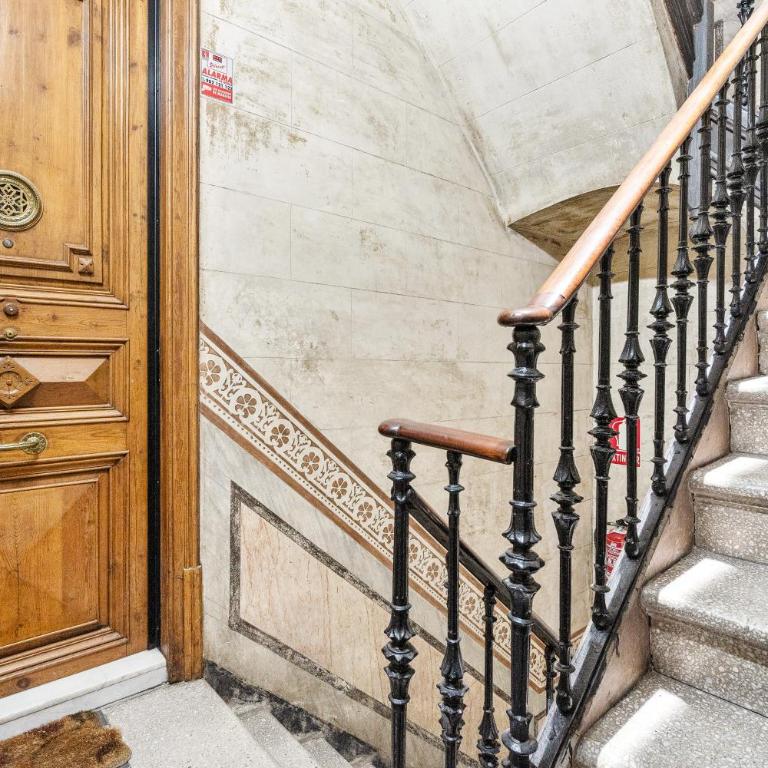 5BR for 7 Elevator Walk to Sant Antoni - Apartment - 38
