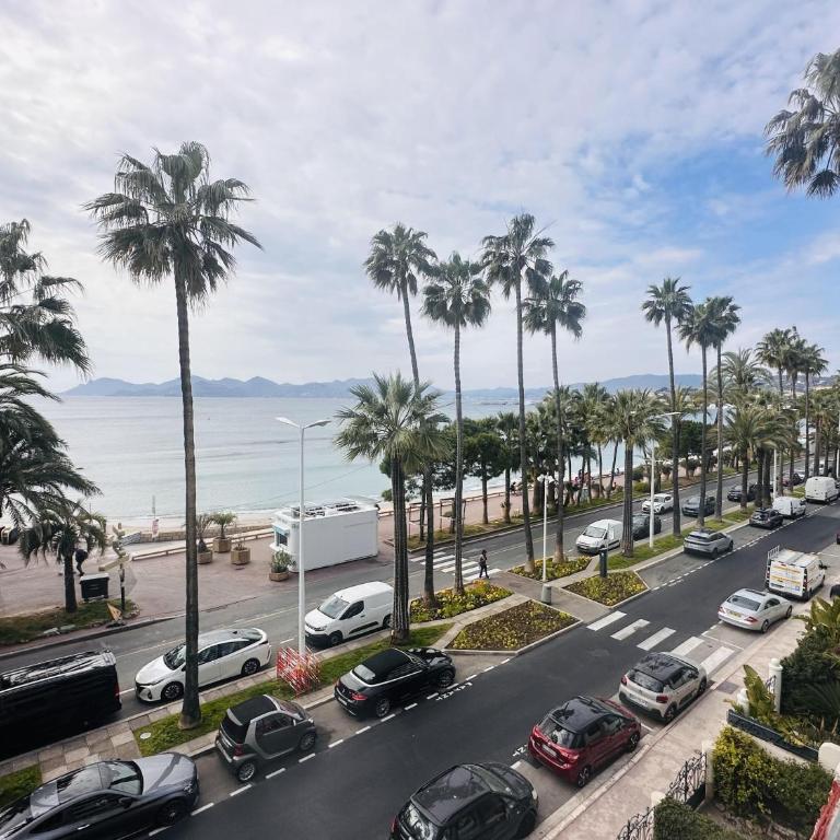 One bedroom apartment with a sea view right by the Croisette beaches and the center of Cannes. - 2287 - One-Bedroom Apartment - 1
