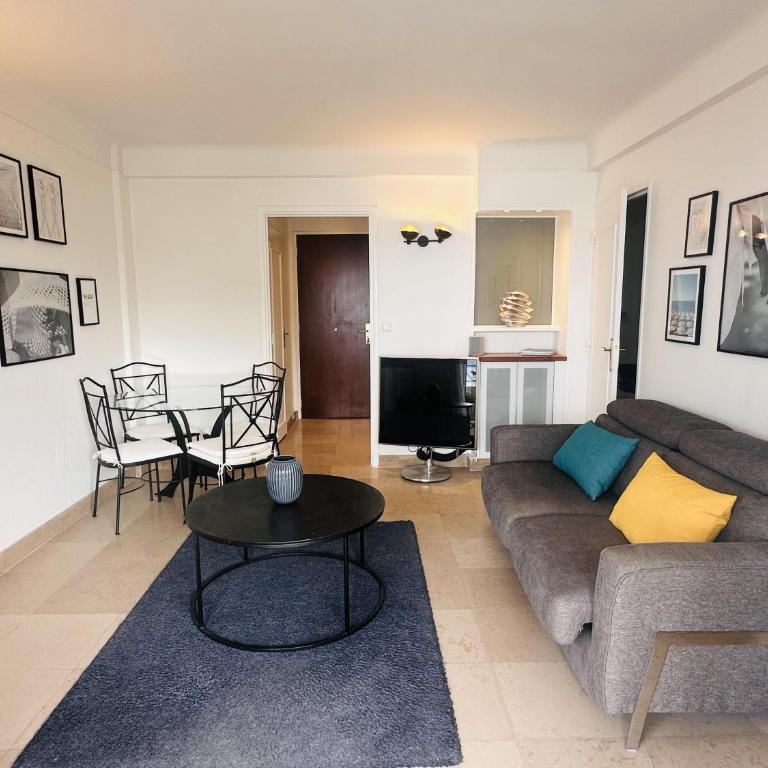 One bedroom apartment with a sea view right by the Croisette beaches and the center of Cannes. - 2287 - One-Bedroom Apartment - 5