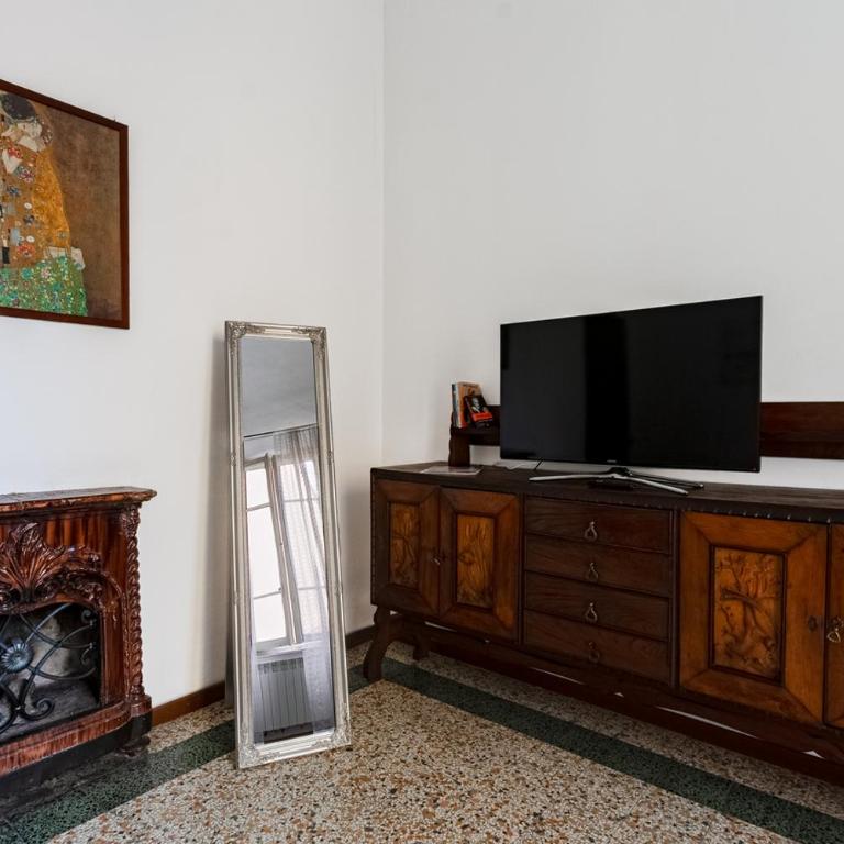 Elegante appartamento in centro a Pisa - Three-Bedroom Apartment - 8