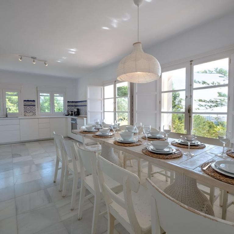 Gran villa con vistas al mar y piscina privada - Villa - 44