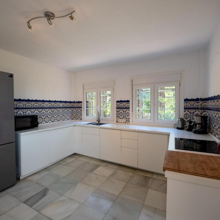 Gran villa con vistas al mar y piscina privada - Villa - 42