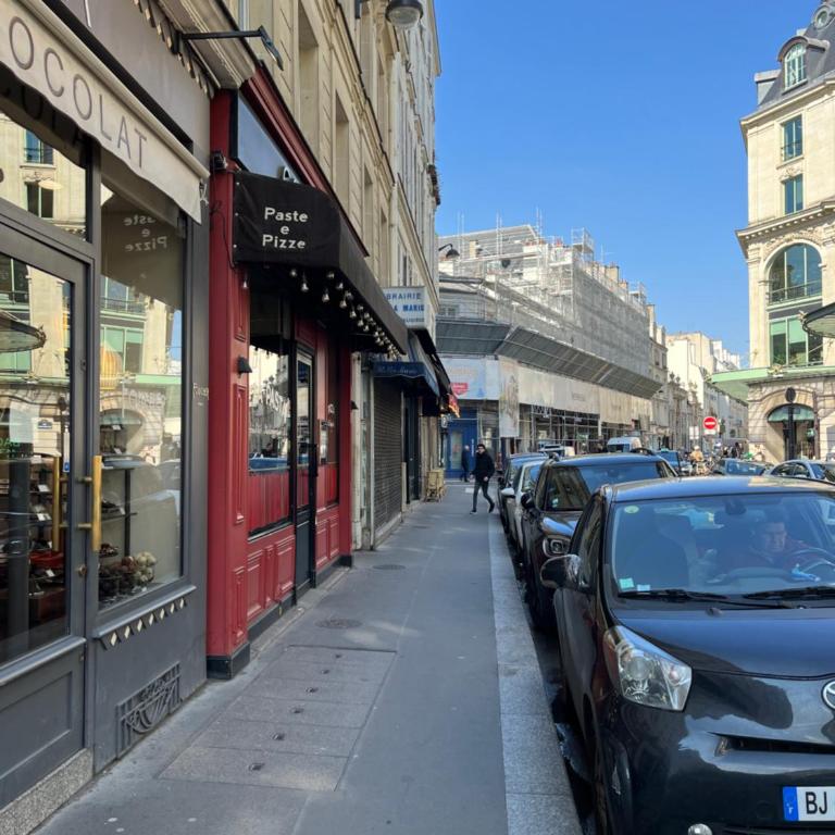 Saint Germain de Près tout équipé - Emplacement exceptionnel au Coeur de Paris - Chambre Double Économique - 17