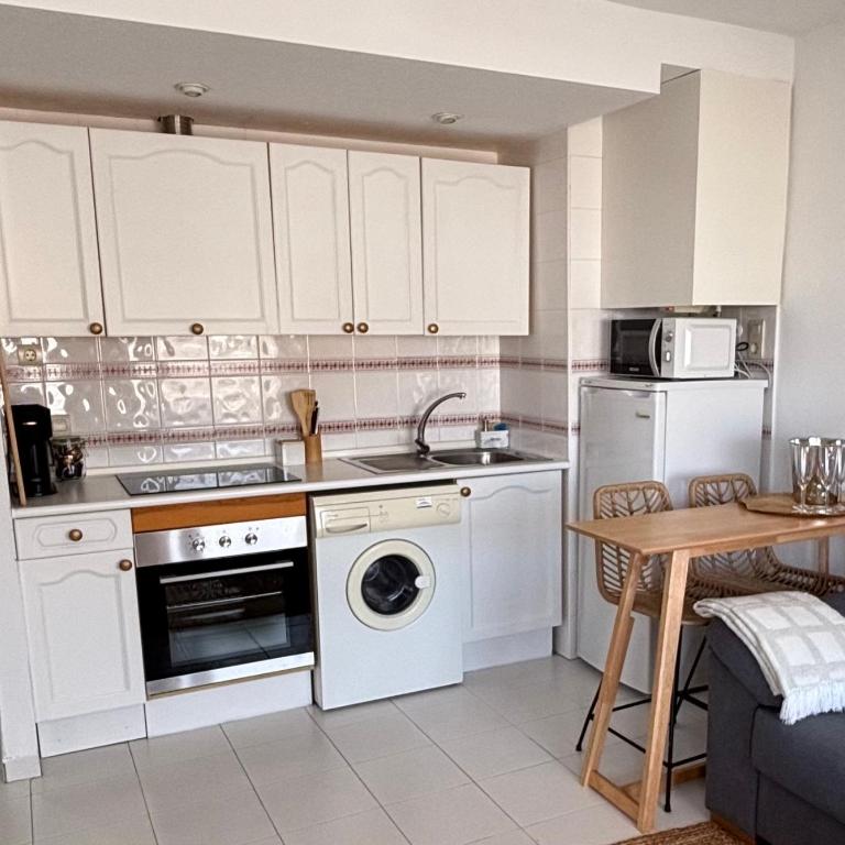 Apartamento con piscina y parking privado - One-Bedroom Apartment - 5