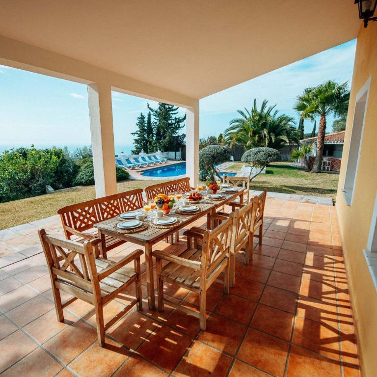 Gran villa con vistas al mar y piscina privada - Villa - 20